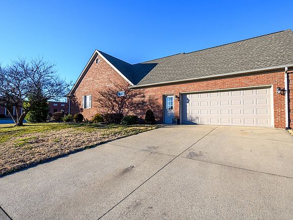 5th image of 2547 Christie Pl