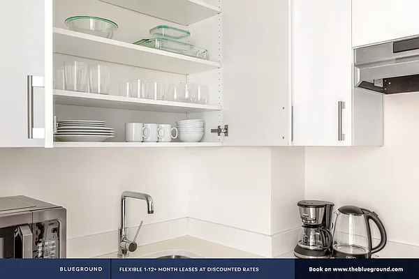 Rented by The Blueground | media 6