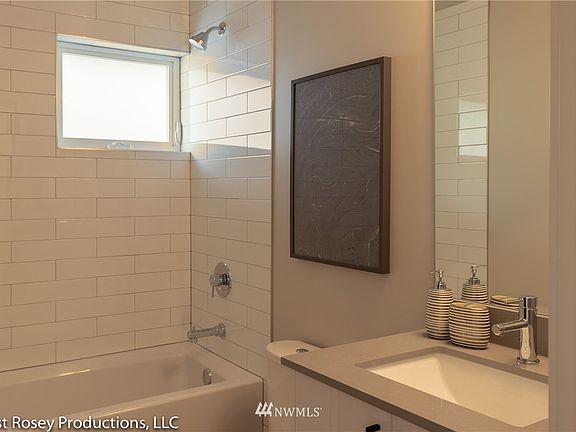 4th image of 5222 A 17th Avenue S
