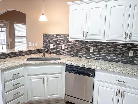5th image of 13 Kintyre Dr