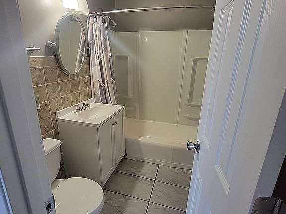 5th image of 4156 S 61st Ave
