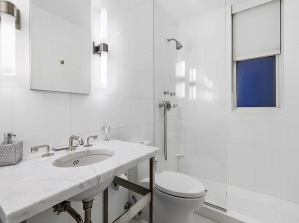 390 Riverside Drive image 6 of 12