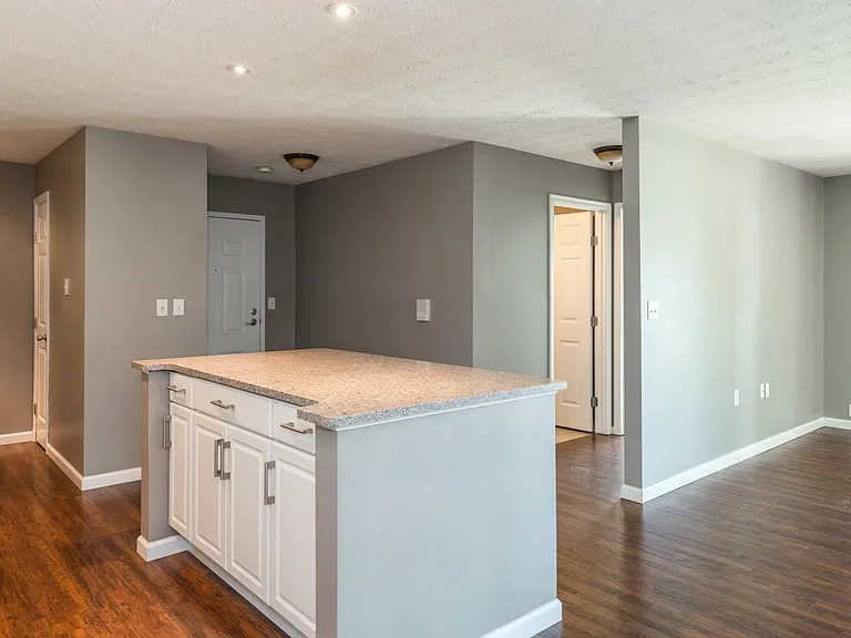 3048 Westminster Dr #101 — Photo 8