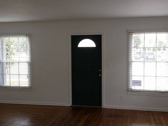 3rd image of 6914 Parker Ave