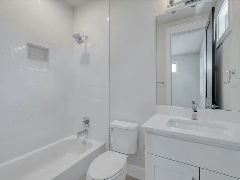 2204 Holly St #2 — Photo 10