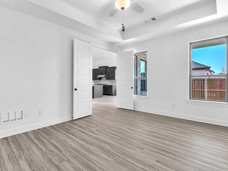 2410 Thavie St — Photo 30