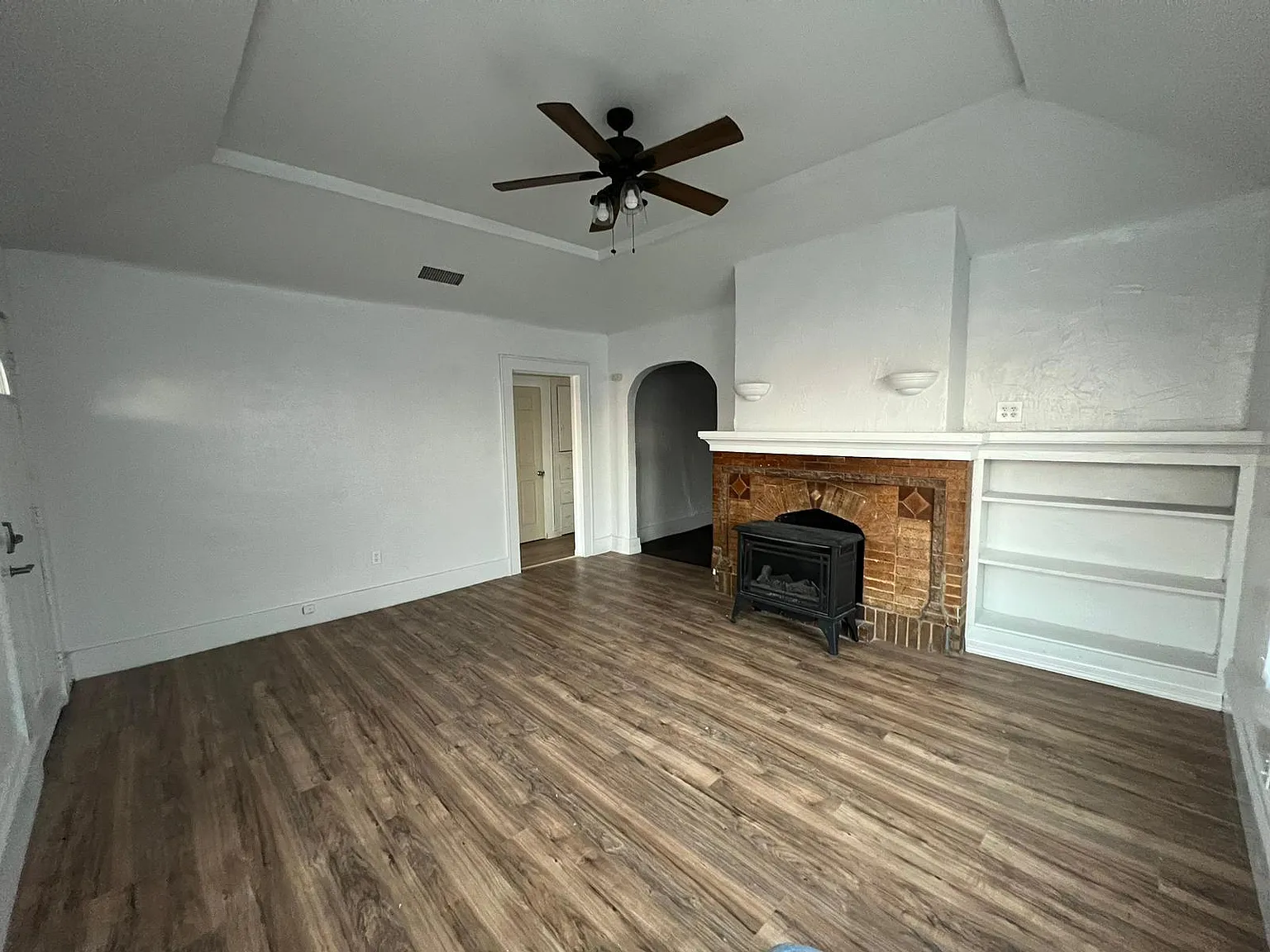 3 bed, 1231 sqft, $1,100 — Photo 2