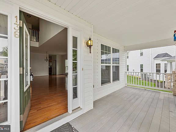3rd image of 136 Roseville Ct