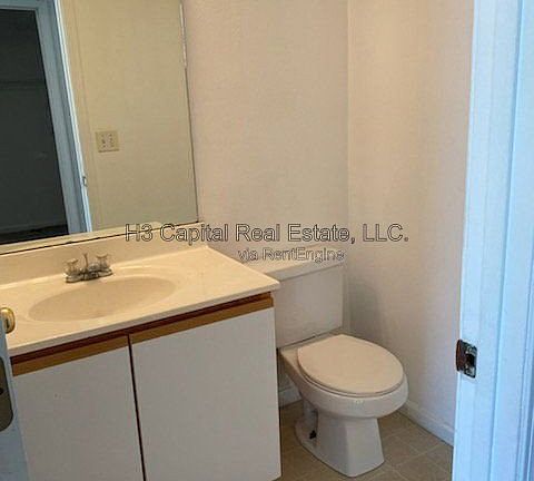 4th image of 6040 Old Collinsville Rd #5