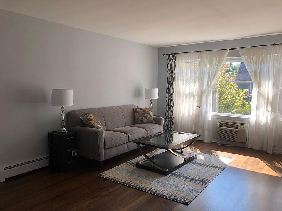 1st image of 17 W Cossitt Ave APT 3A