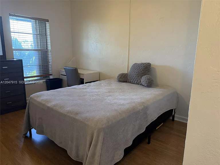 1205 Mariposa Ave #413 — Photo 10