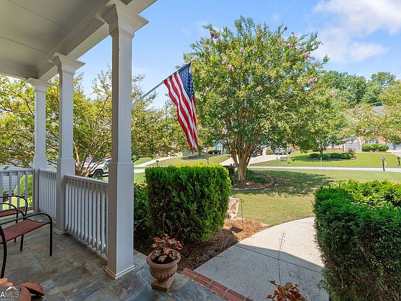4th image of 3819 Walnut Grove Way