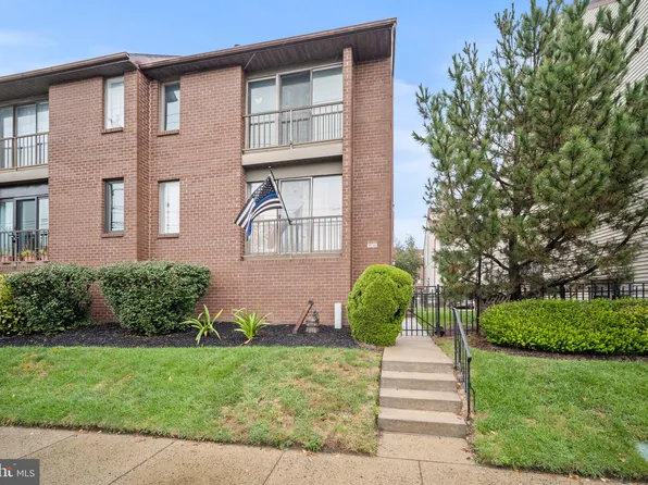 9538 State Rd #B, Philadelphia, PA 19114