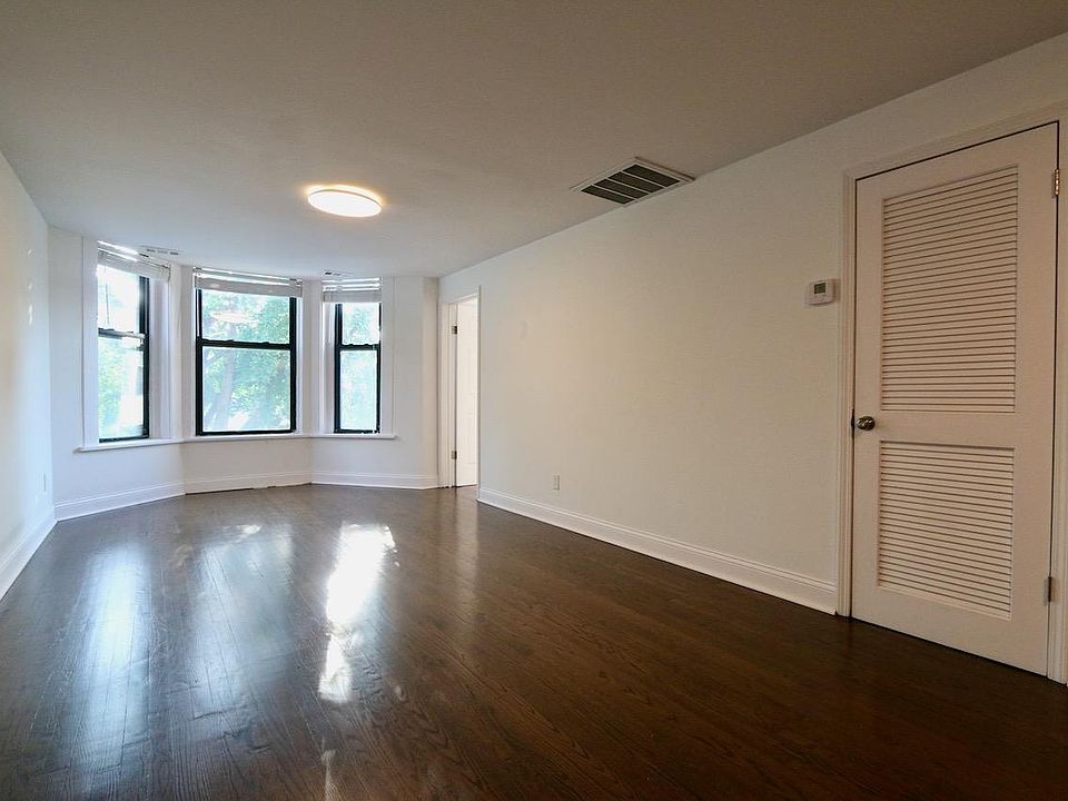 1st image of 3355 S Paulina St #2