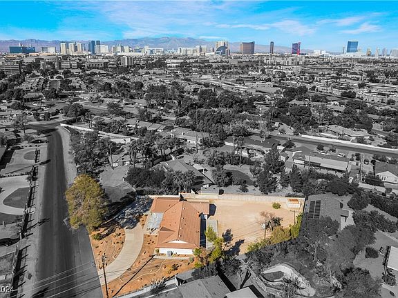 3rd image of 1700 Gabriel Dr