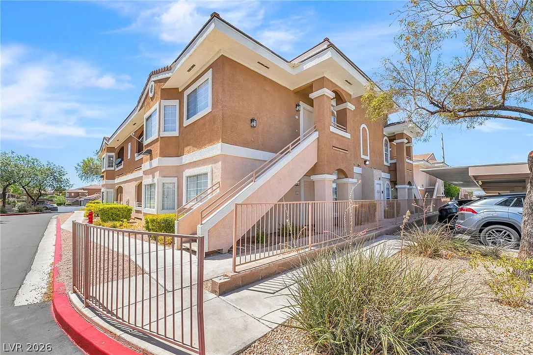 2 bed, 2.0 bath, 1253 sqft, $1,600 — Photo 1