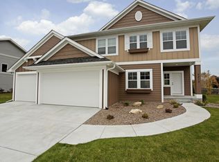 5413 Edgewater Dr, Savage, MN 55378