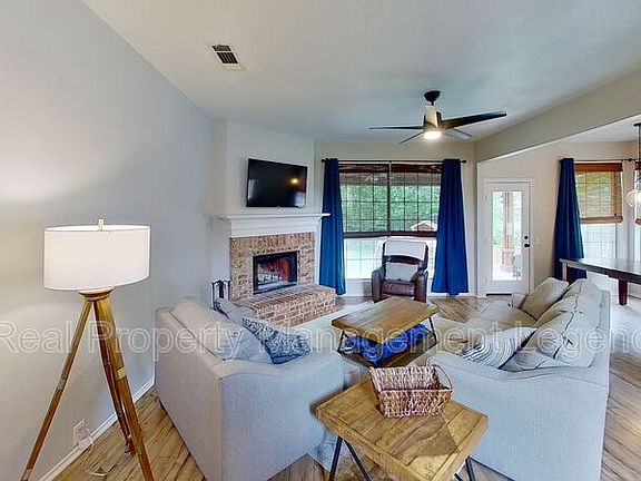 5th image of 3603 Creekview Ct