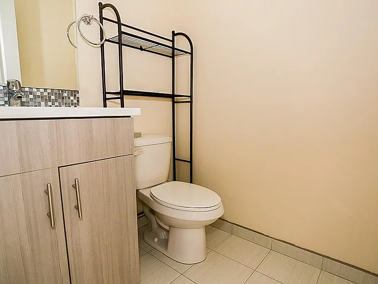 3709 N Wilton Ave #3 — Photo 12