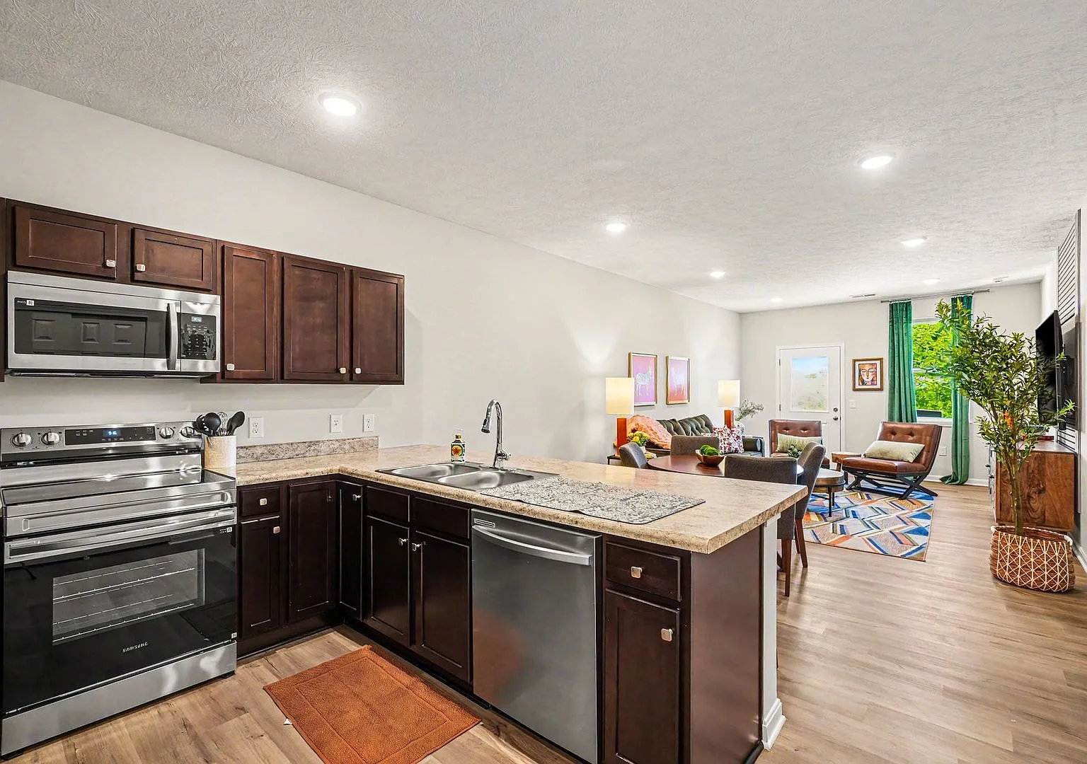 Comfortable and convenient getaway in Colerain TWP — Photo 4