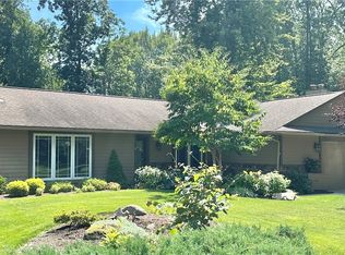 341 Timberlane Dr, Avon Lake, OH 44012