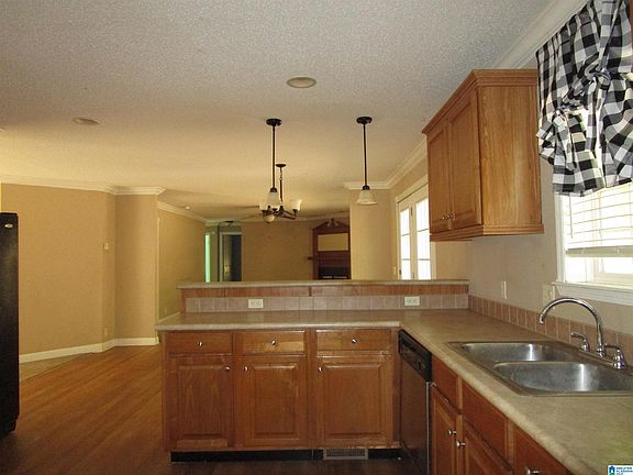 5th image of 133 Oak Hill Dr