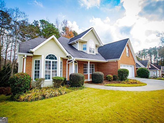 3rd image of 128 Manor Way