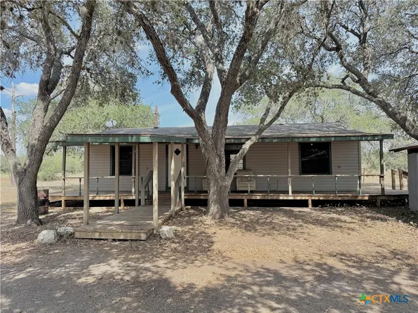 201 Sandra Ln, Victoria, TX 77905