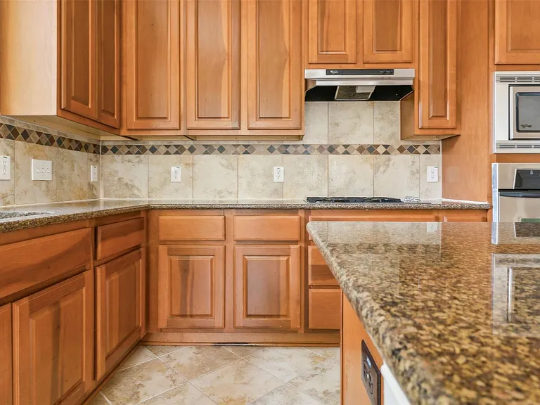15528 Interlachen Dr — Photo 27