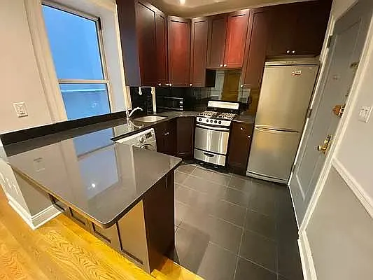 Rented by J PRESTON AND ASSOCIATES INC | media 12