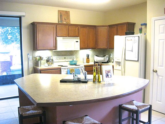 3rd image of 581 Loxley Ct