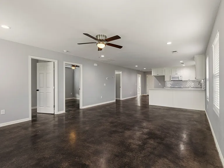 933 Rice St — Photo 6