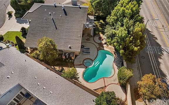 3rd image of 7725 Justin Ct