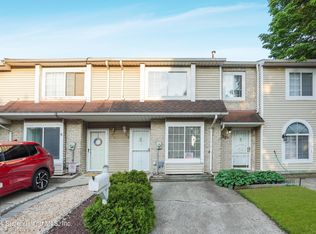 36 Eleanor Pl, Staten Island, NY 10303