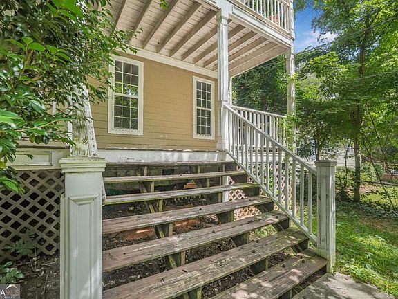 4th image of 481 Pine Dr