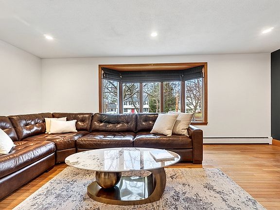 4th image of 176 Forbes Rd