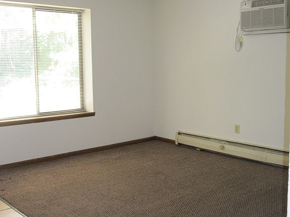 5th image of 514 W Doty St #10838733