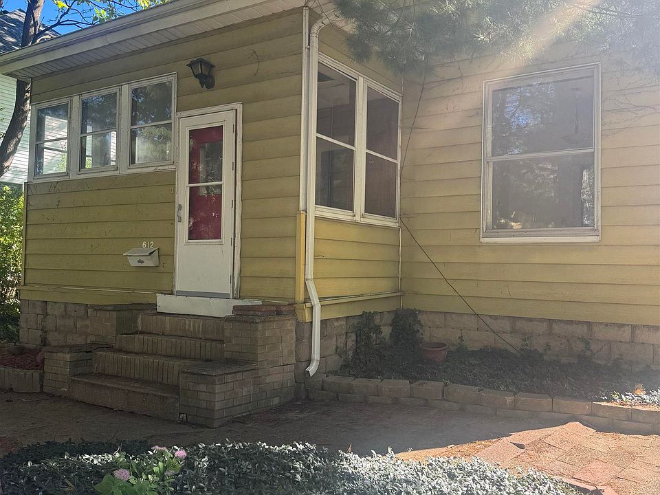 2nd image of 612 Hillyer St