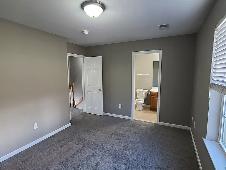 230 Crown Ct — Photo 30
