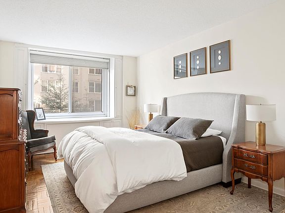 3rd image of 220 E 65th St APT 4M