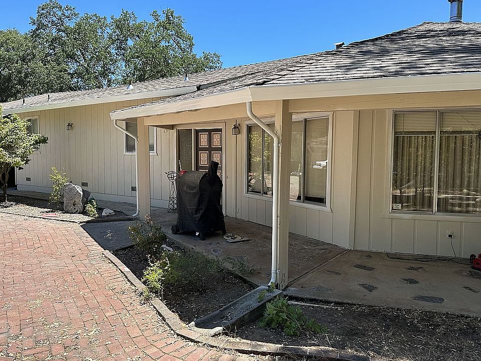 1st image of 2594 Golden Gate Dr