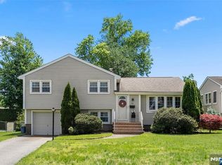 43 Woodvale Rd, Glen Rock, NJ 07452