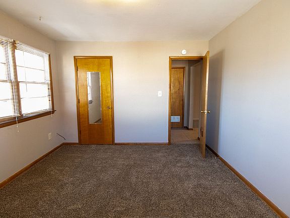 5th image of 2800 Fair Haven Dr APT B