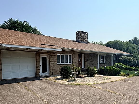 3rd image of 307 North Rd