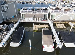 8 Harbor Isle Dr, New Buffalo, MI 49117