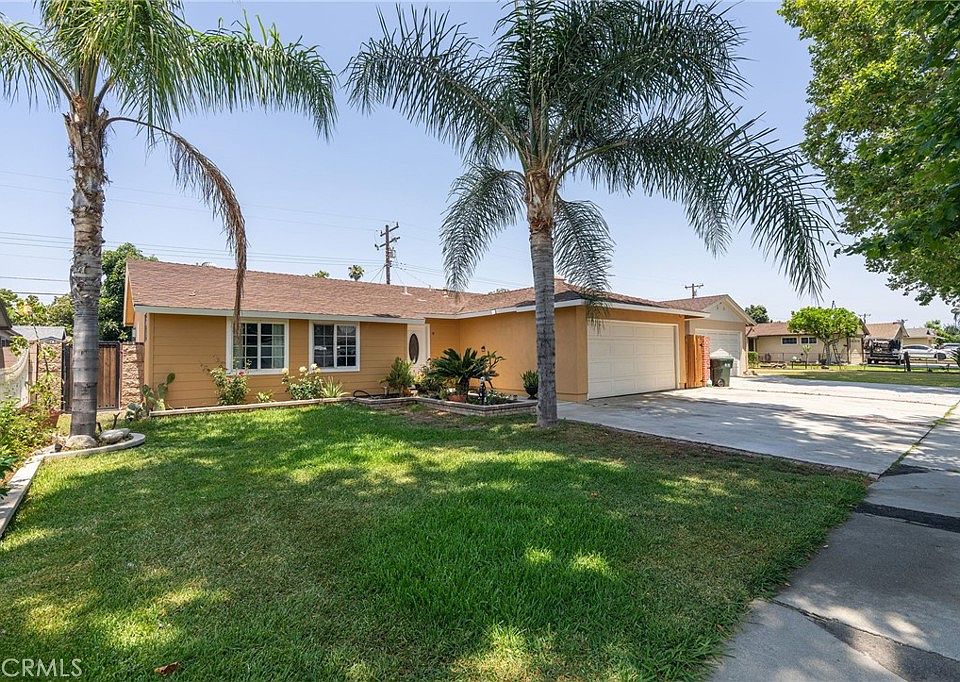 1st image of 1303 N Siesta Ave