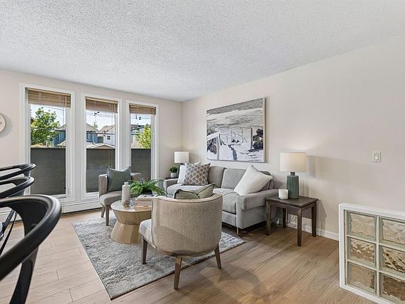 5th image of 515 S 18th Ave SW #7