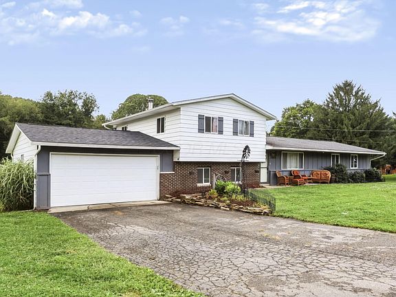 2nd image of 2403 Hickman Rd NE