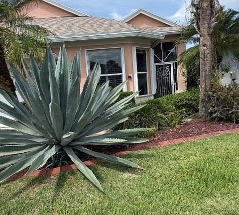 3rd image of 581 NW Montevina Dr