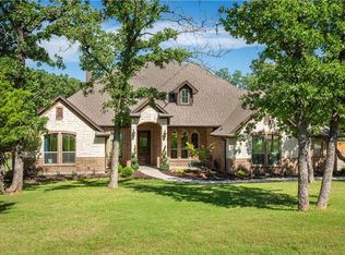 137 Foxpointe Cir, Weatherford, TX 76087